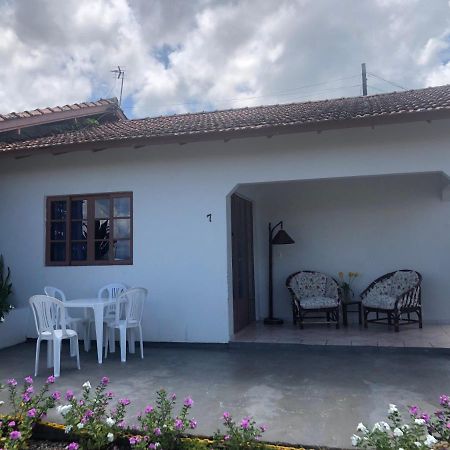 Casinha De Praia Na Fazenda Da Armacao Governador Celso Ramos Exterior photo